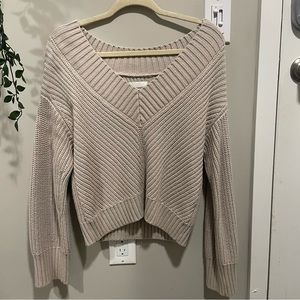 ABERCROMBIE AND FITCH beige v neck sweater